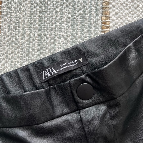Zara Black Faux Leather Ankle Zip Slim Leg High Rise Pants Women’s Size Medium - Picture 6 of 8
